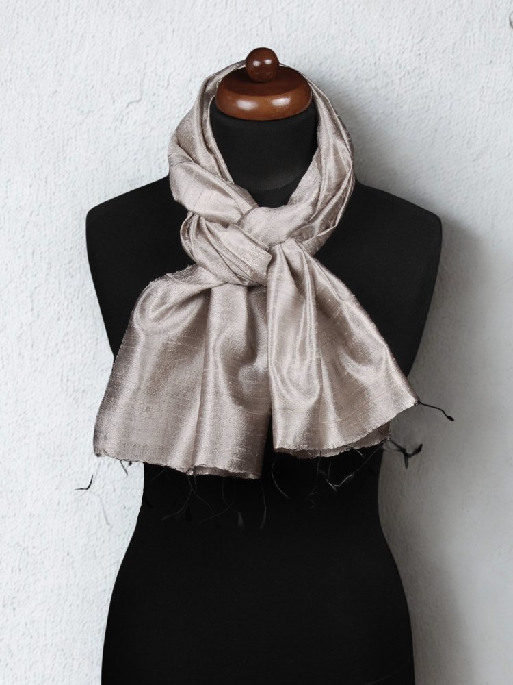 Šála ze surového hedvábí šedobéžová
