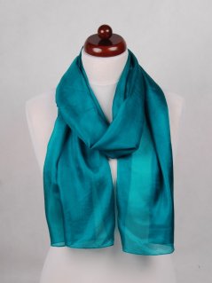 Hedvábná šála jednobarevná smaragdově zelená