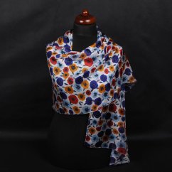 Hodvábny šál s potlačou s tmavomodrou a tmavožltou farbou