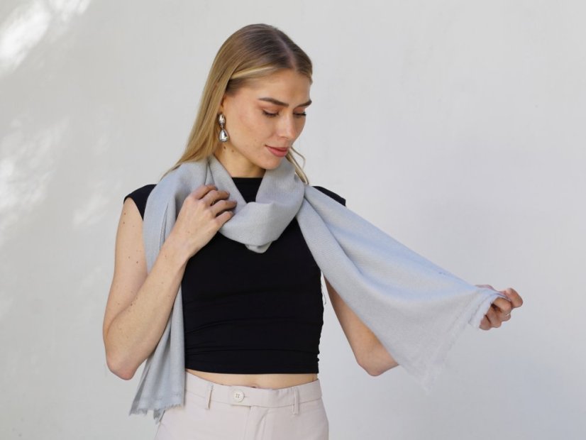 100% kašmírová šála exclusive úzká světle šedá