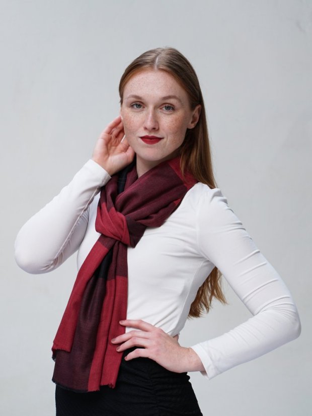 Kašmírska vlnená pašmína exclusive tmavočerveno-čierna