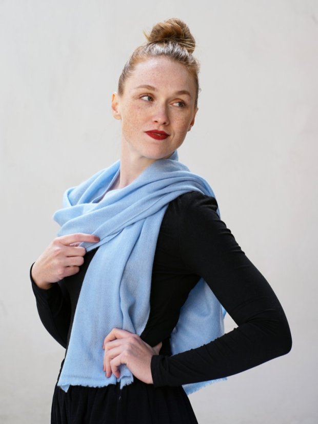 100% kašmírová šála exclusive úzká světle modrá