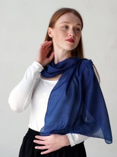 Hedvábná šála jednobarevná tmavě modrá