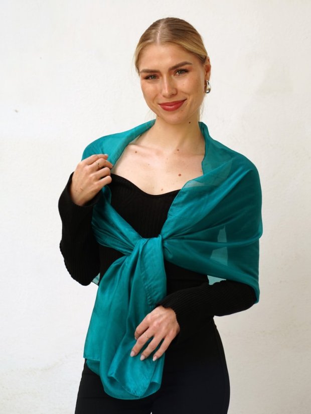 Hedvábná šála jednobarevná smaragdově zelená