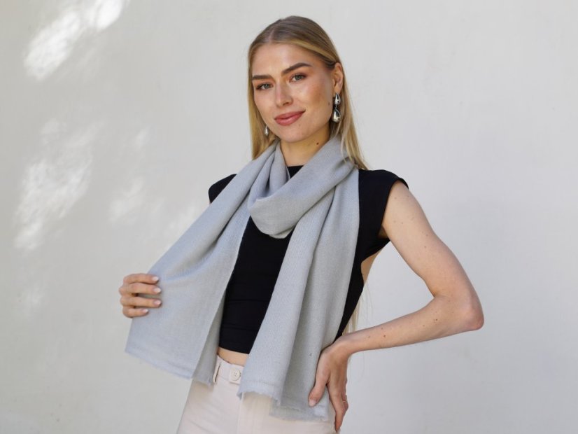 100% kašmírová šála exclusive úzká světle šedá