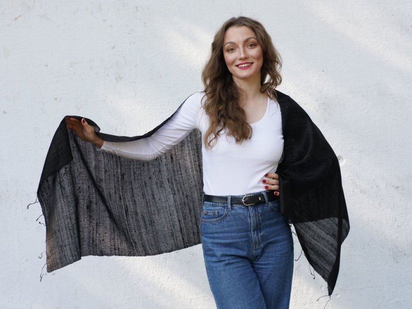 Schal aus Rohseide schwarz