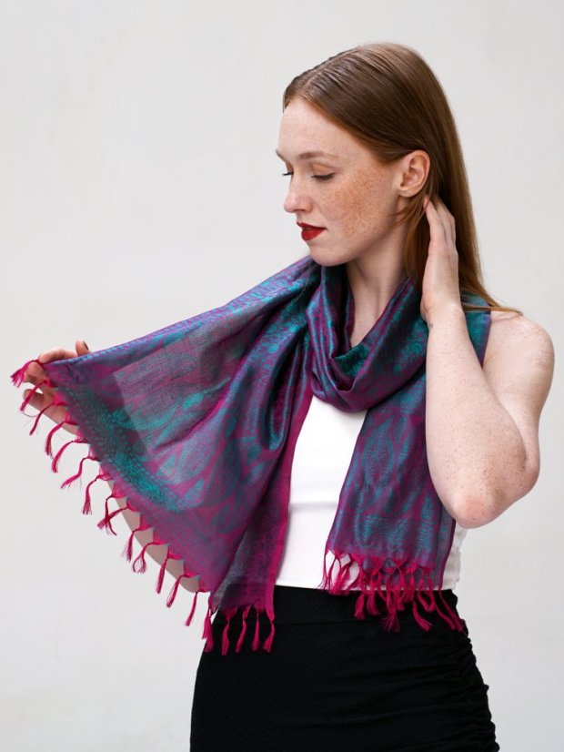 Seidenschal aus Varanasi in Magenta mit Dunkelgrün