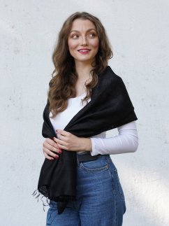 Šála ze surového hedvábí černá