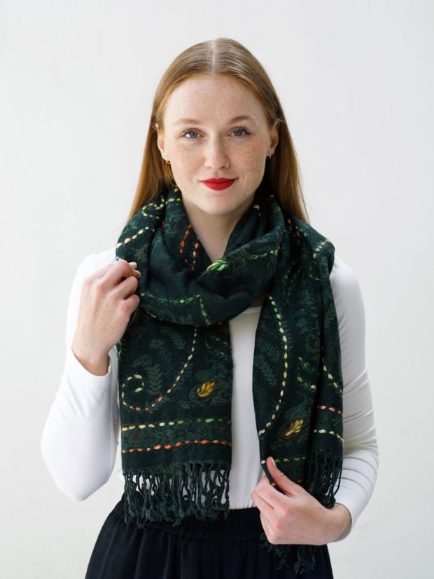 Schal aus Merinowolle handgestickt dunkelgrün