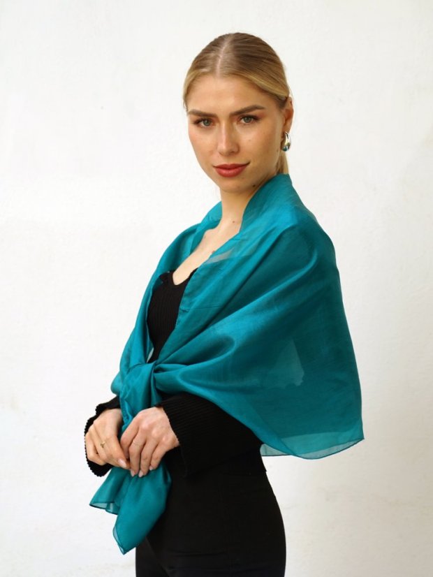 Hedvábná šála jednobarevná smaragdově zelená