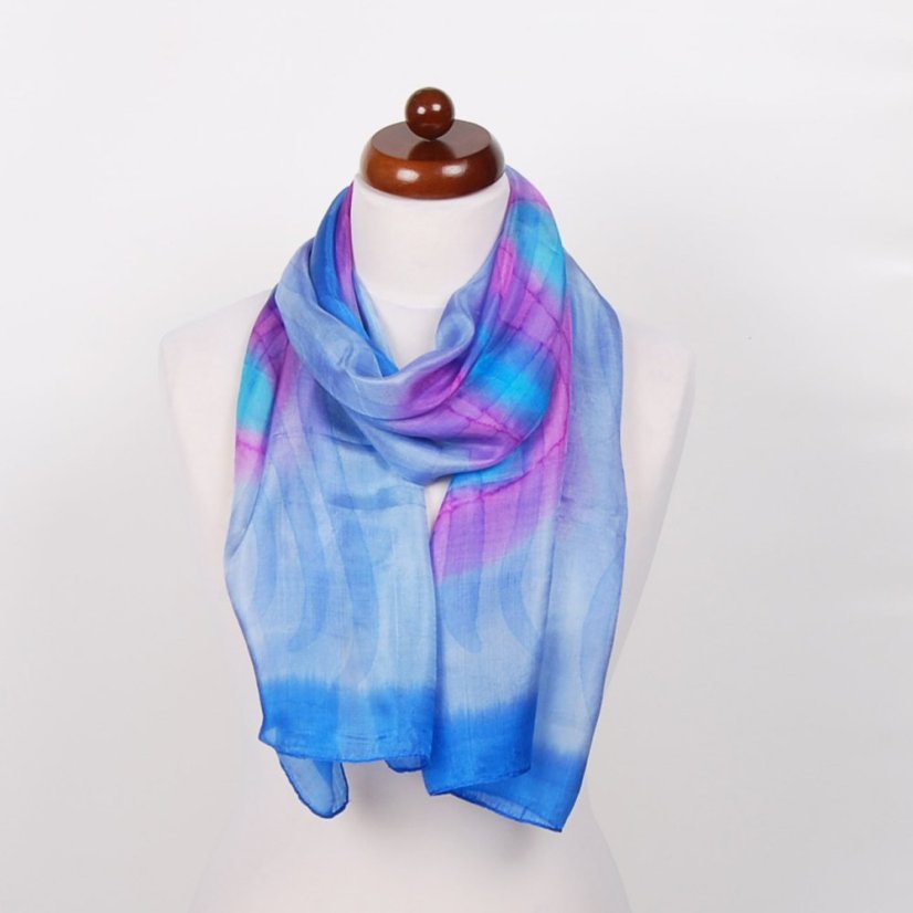 Hedvábná malovaná šála světle modrá