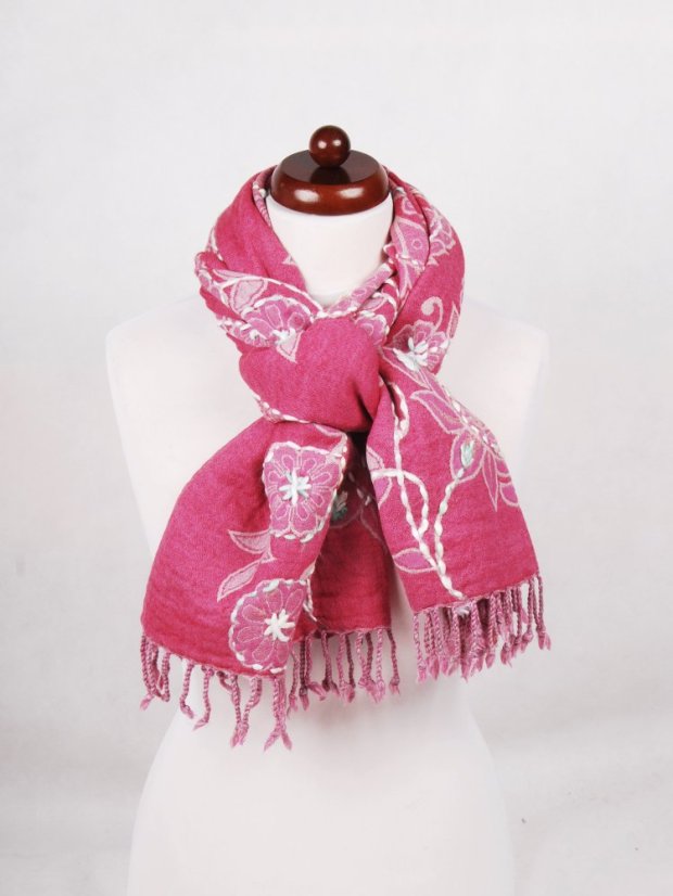 Schal aus Merinowolle handgestickt rosa