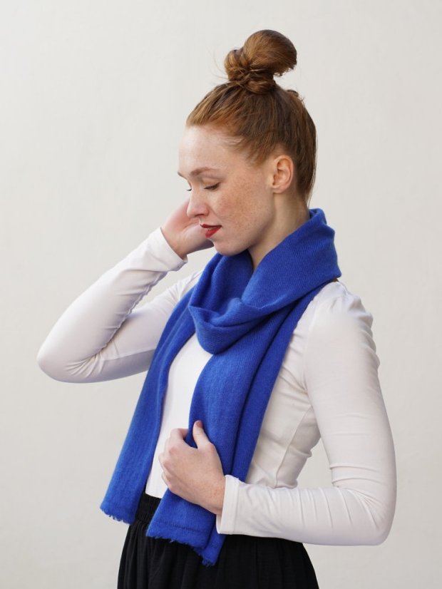 100% kašmírový šál exclusive úzky modrý