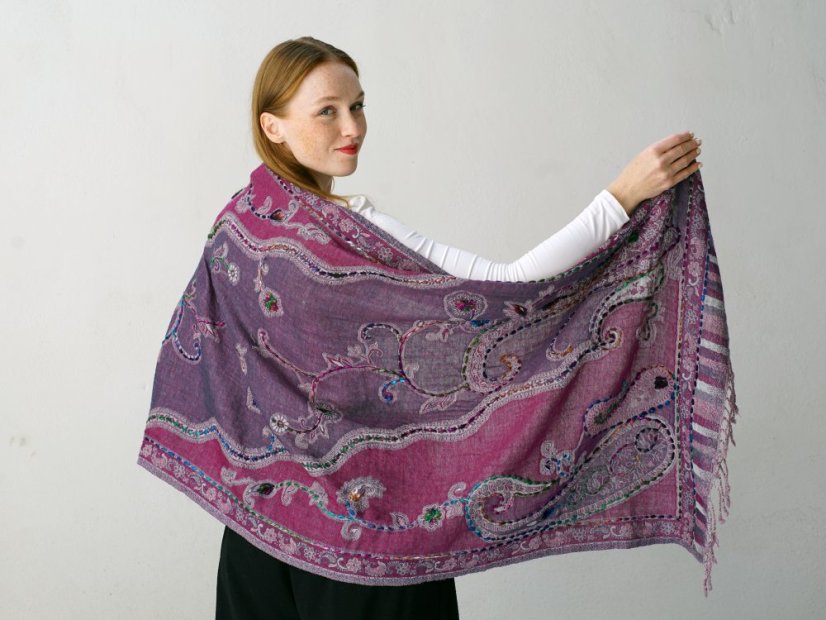 Šál z merino vlny s vyšívaním fialový
