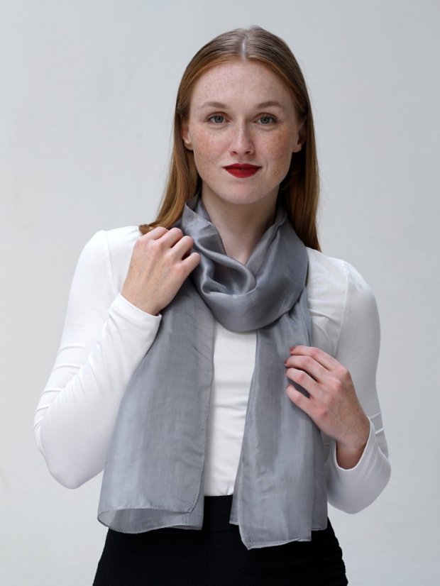 Hodvábny šál jednofarebný šedý