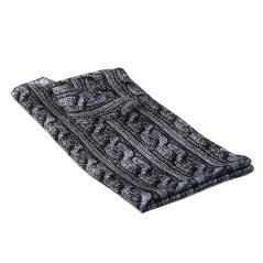 Hodvábny šál s potlačou čierno-šedý