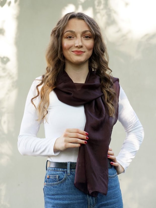 Hedvábná šála jednobarevná tmavě hnědá