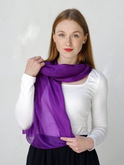 Hedvábná šála jednobarevná tmavě fialová s modrým nádechem