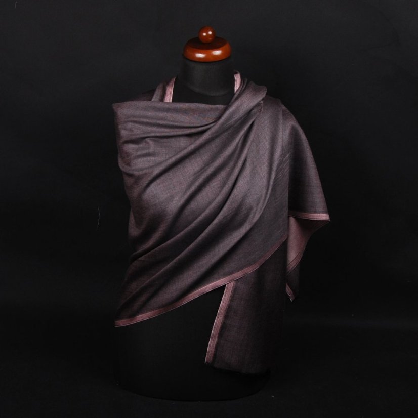 Šála z viskózy a hedvábí oboustranná černo-světle fialová s šedým nádechem