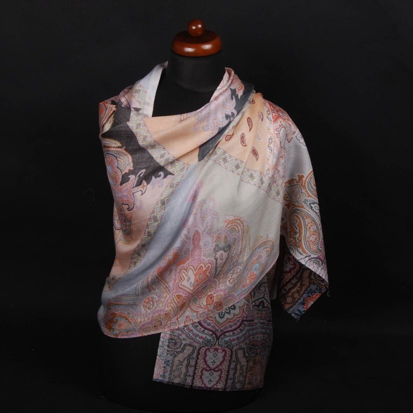 Šála z viskózy a hedvábí s potiskem mnohobarevná s tmavě zlatou