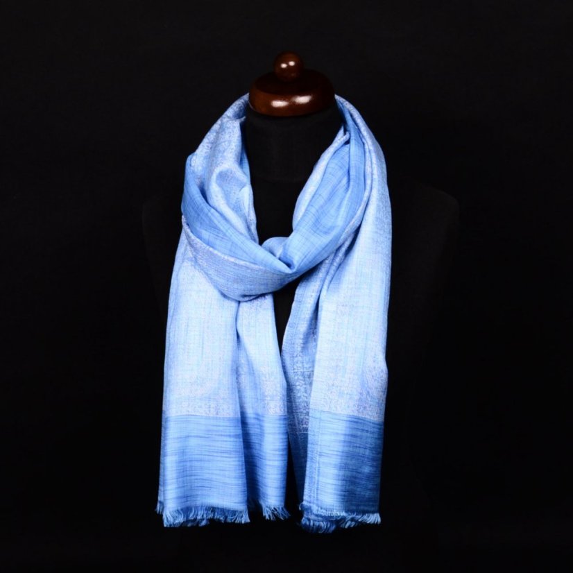 Schal aus Viskose und Seide mit Ornamenten hellblau mit Weiß