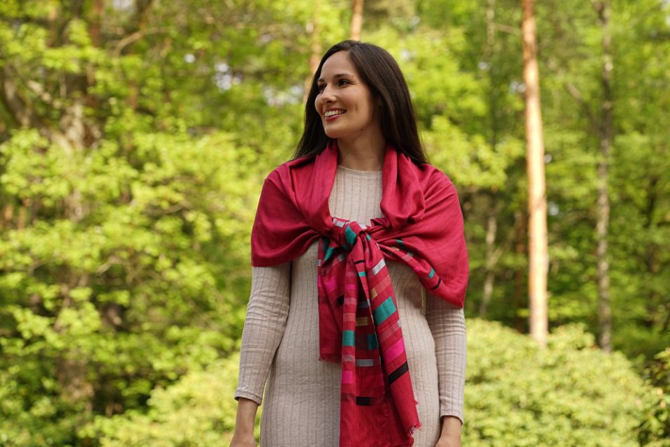 Šály z viskózy a hodvábu s pruhmi