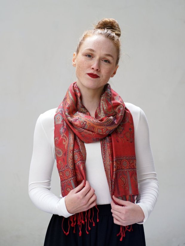 Seidenschal Super groß Norbu rot mit Gelb und Hellblau