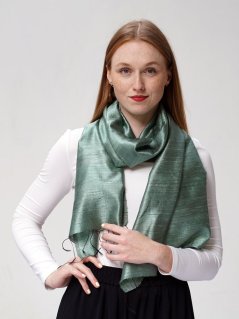 Šála ze surového hedvábí světle šedozelená