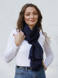 Hedvábná šála jednobarevná černomodrá