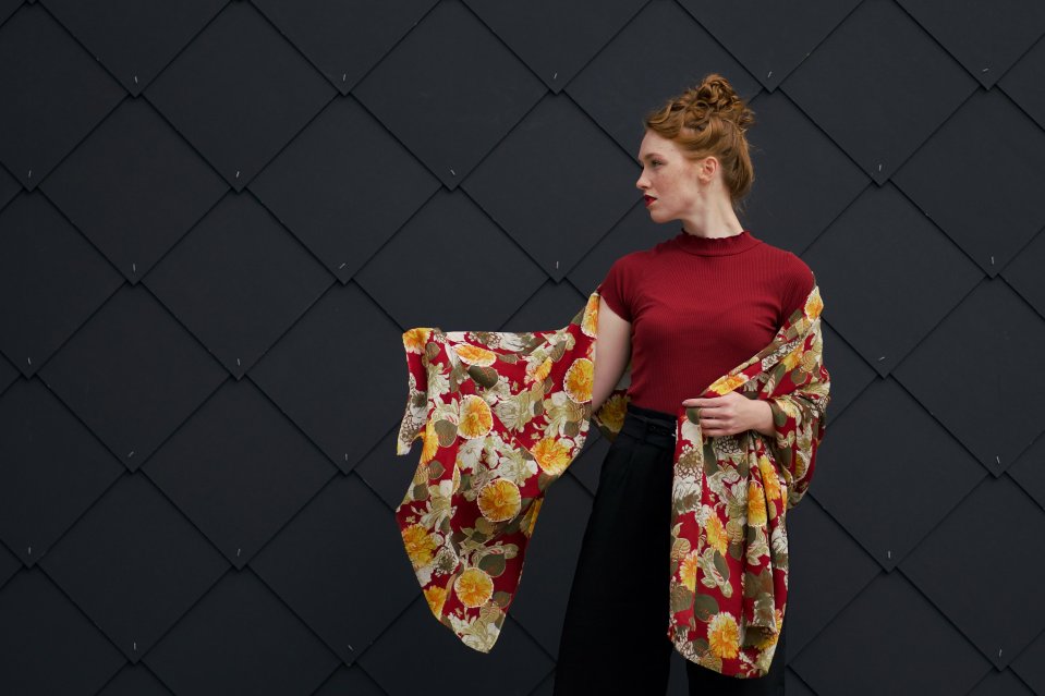 Kašmírské pašmíny s potiskem a vyšíváním