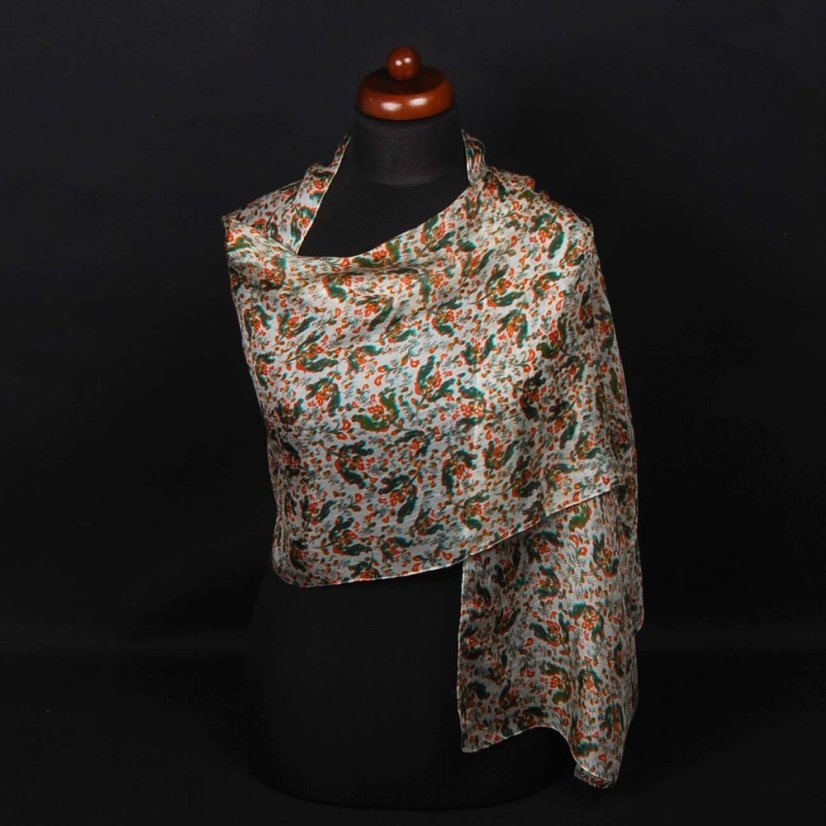 Hedvábná šála s potiskem bílá s oranžovou a tmavě zelenou