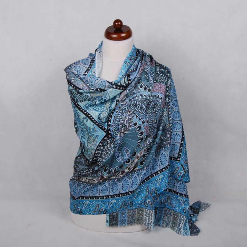 Šál z viskózy a hodvábu s potlačou so svetlomodrou a šedou farbou