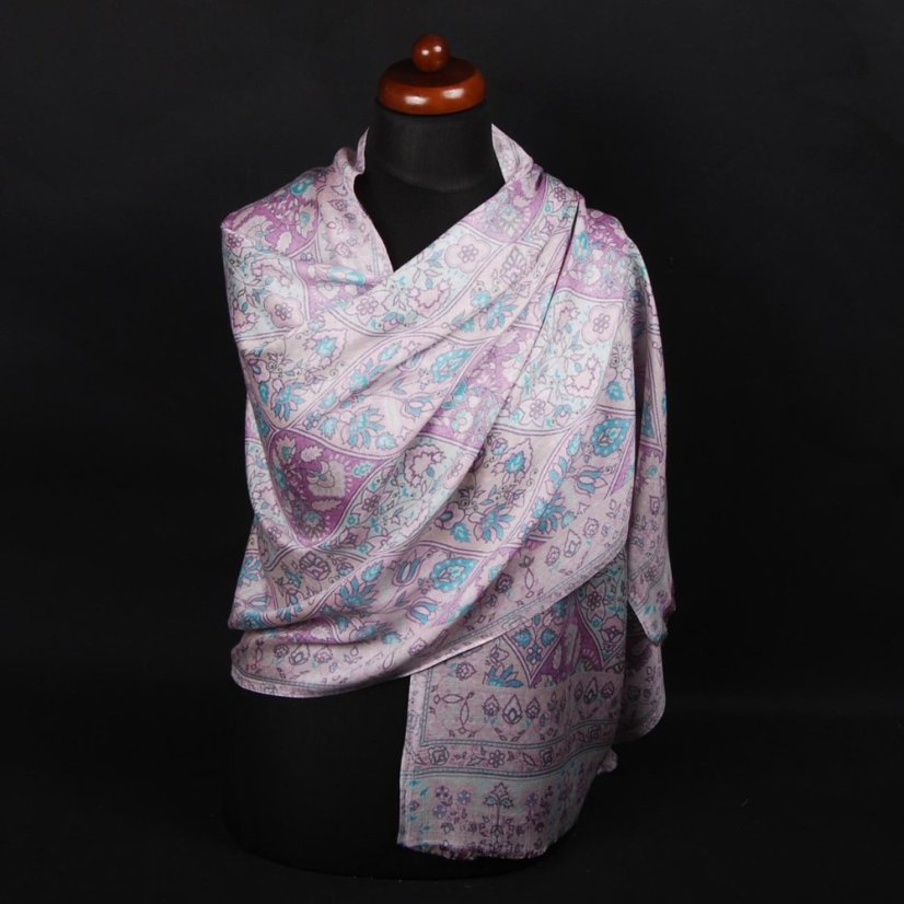 Šála z viskózy a hedvábí s potiskem s fialovou a zelenou