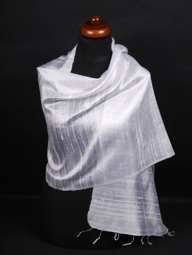 Schal aus Rohseide weiß