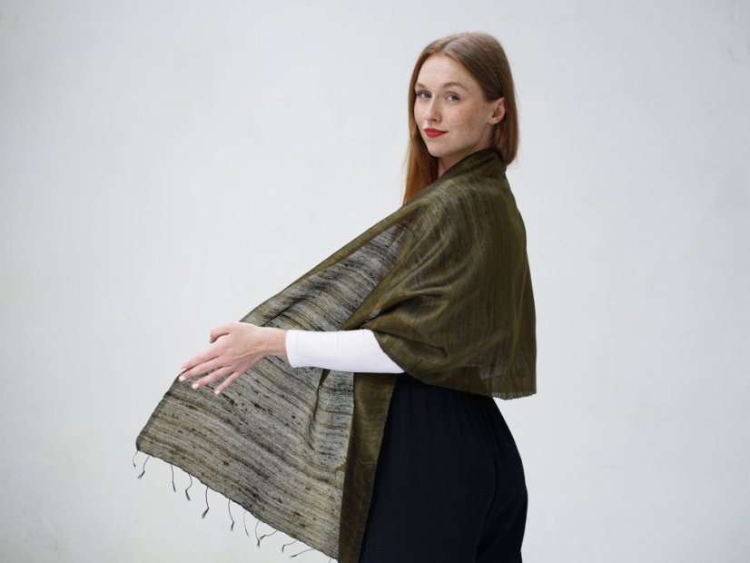 Schal aus Rohseide khaki