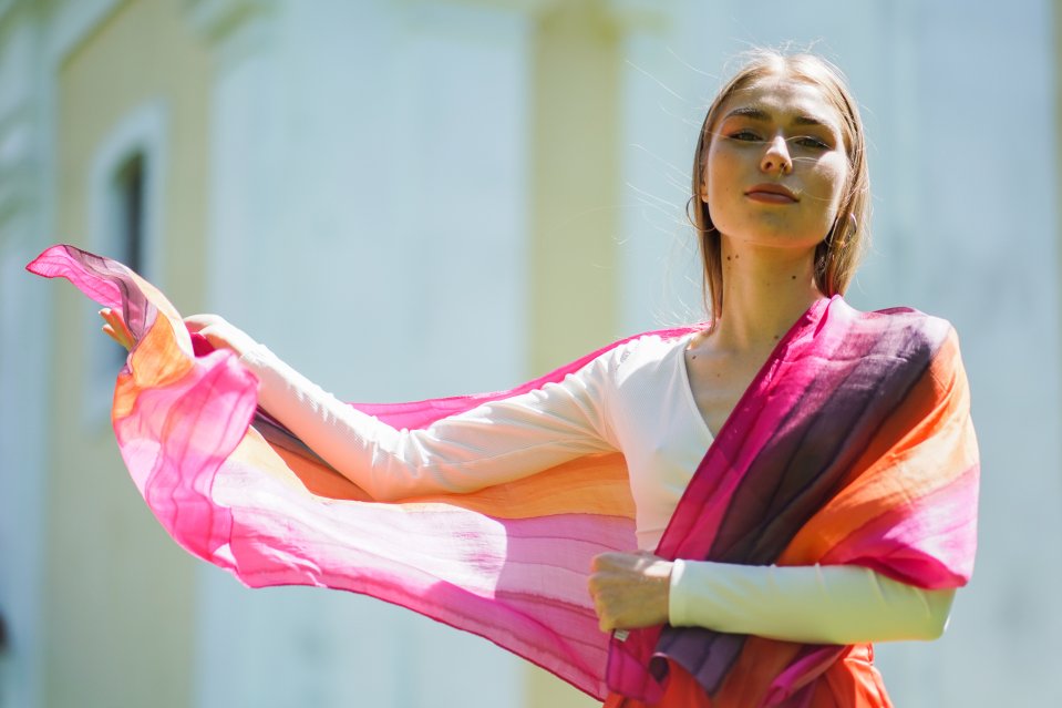 Hodvábne šály batikované a maľované