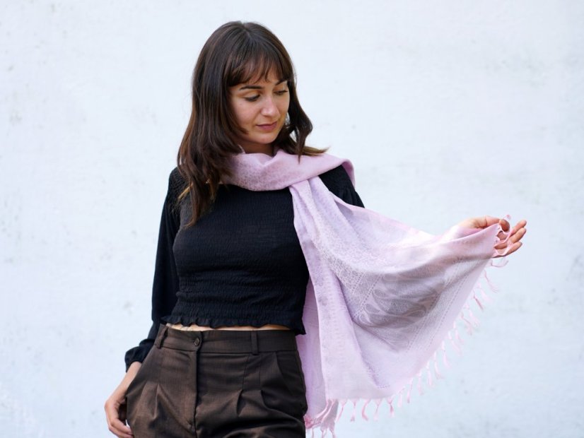 Seidenschal aus Varanasi hellrosa-hellgrau