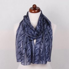 Hodvábny šál s potlačou tmavomodro-biely