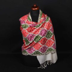 Kašmírská vlněná šála Jate M smetanová s výšivkou se zelenou barvou