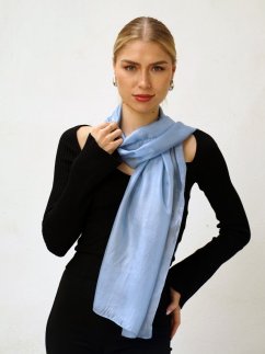 Hedvábná šála jednobarevná světle šedomodrá