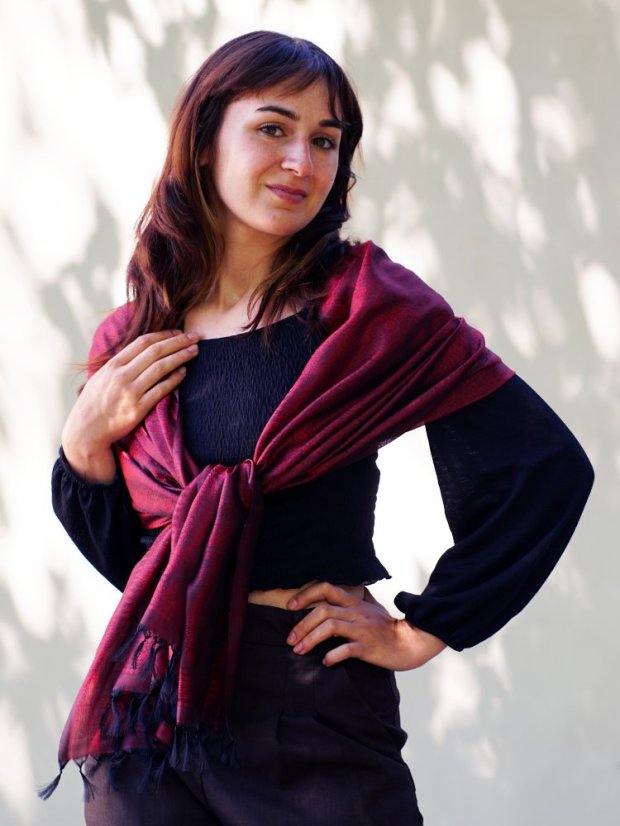 Hodvábny šál z Váránasí červeno-čierny