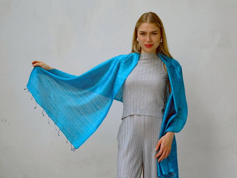Schal aus Rohseide türkis