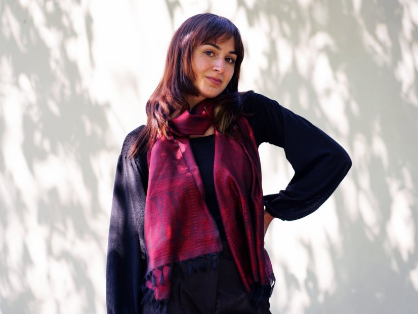 Hodvábny šál z Váránasí červeno-čierny