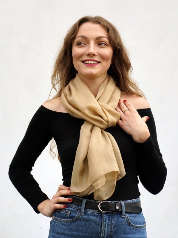 Hedvábná šála jednobarevná zlatá