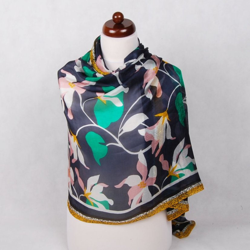 Hedvábná šála s potiskem velká tmavě modrá se světle růžovou a žlutou