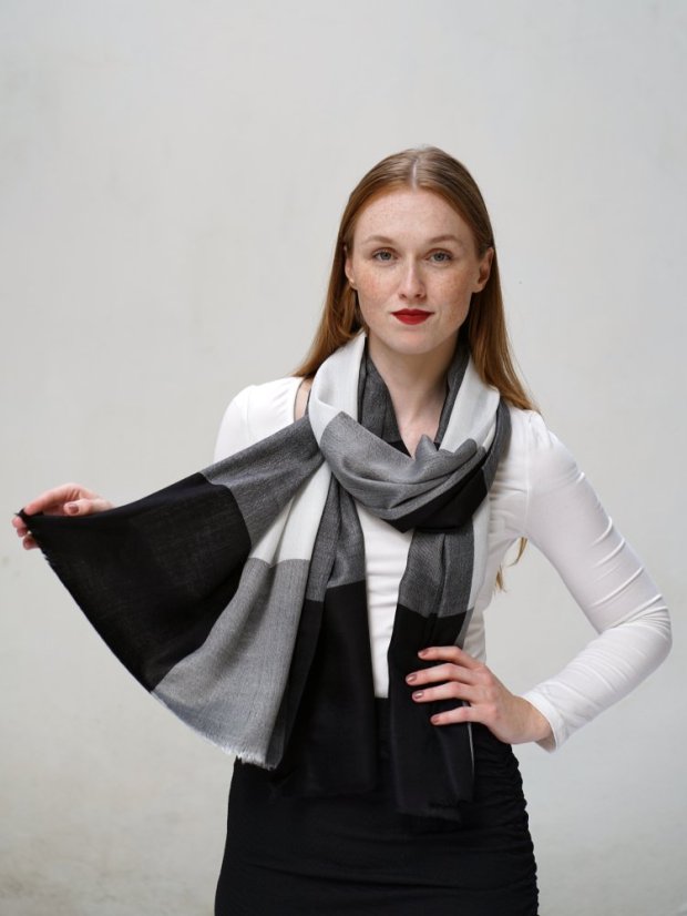 Kaschmirische Pashmina exklusiv kariert schwarz-weiß