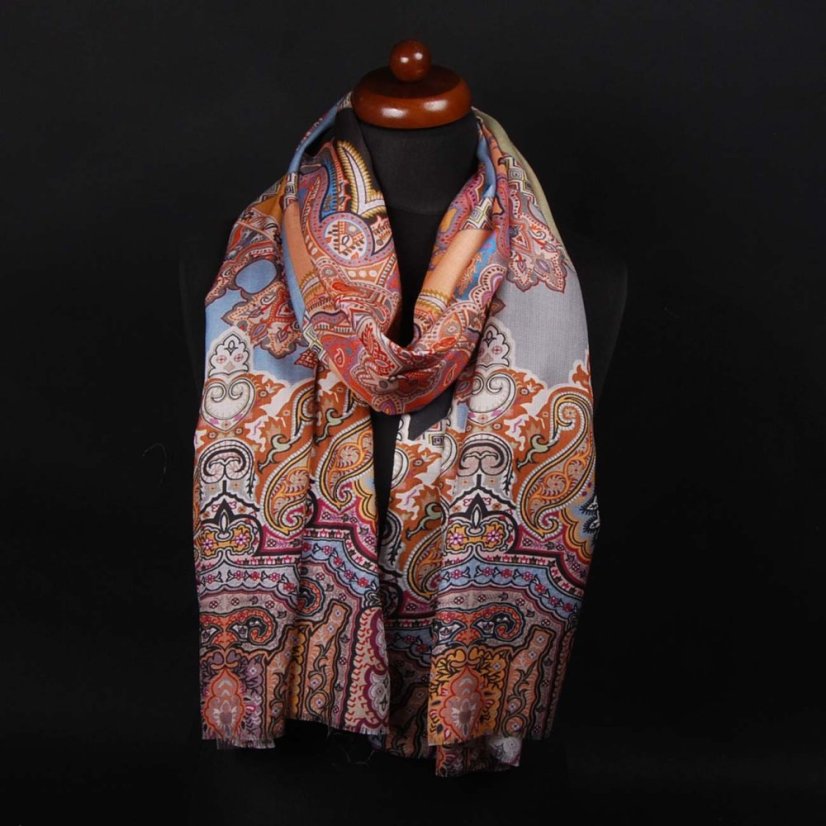 Šála z viskózy a hedvábí s potiskem mnohobarevná s tmavě zlatou