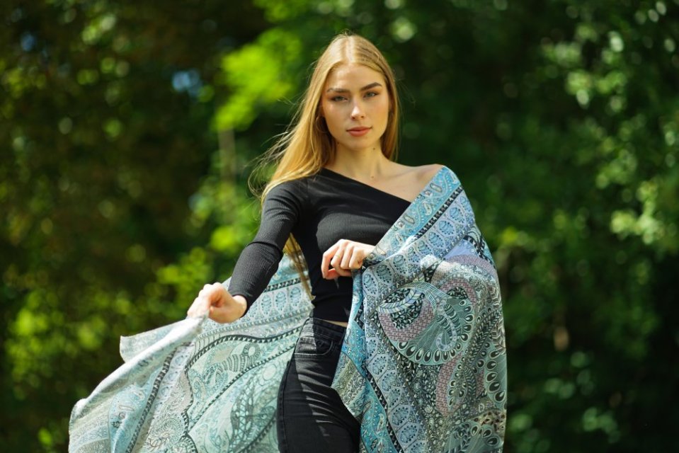 Šály z viskózy a hodvábu s potlačou