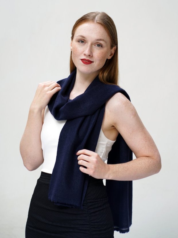 100% kašmírová šála exclusive úzká tmavě modrá