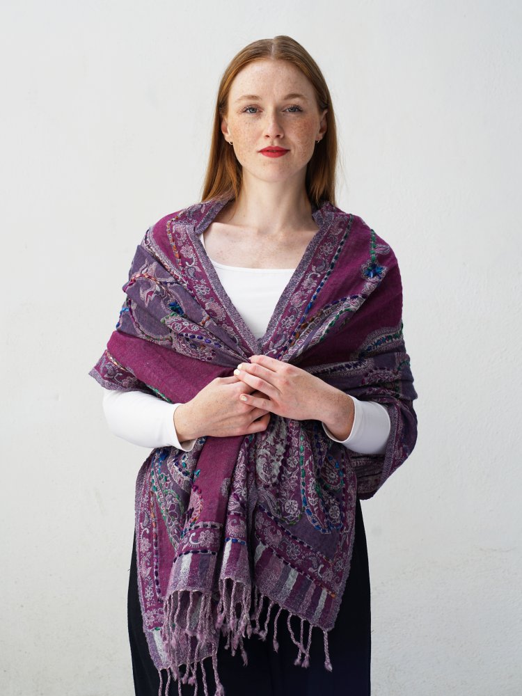 Šála z merino vlny s vyšíváním fialová
